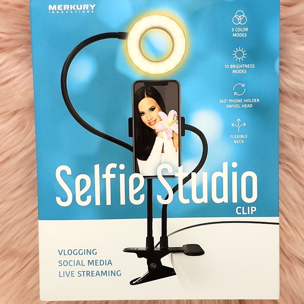Brand New MERKURY INNOVATIONS SELFIE STUDIO CLIP